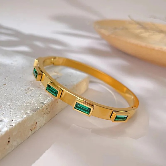 18K Gold Plated Bangle Bracelet*Emerald Green Zircon Baguette Tennis Bracelet*J - Picture 5 of 6